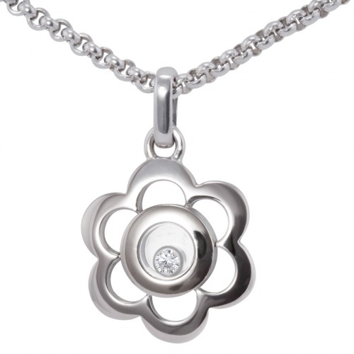 Floral Jewelry: Chopard Happy Diamond Flower Necklace