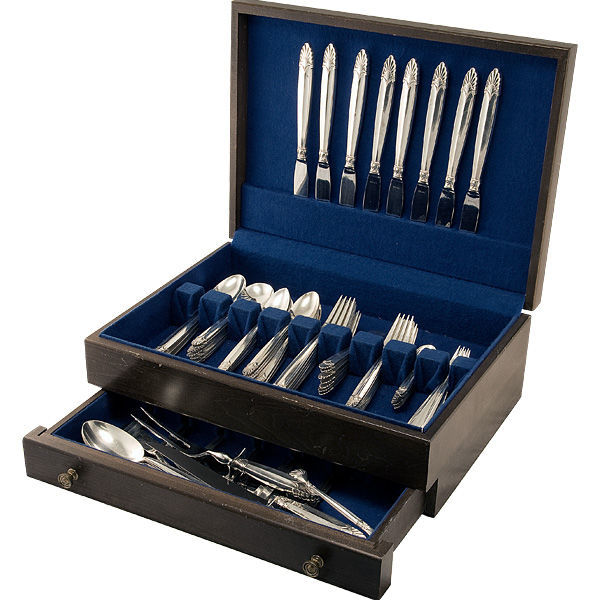 "EMPRESS" sterling silver flatware set by  International, patented in 1932. Perfect starter set: 9 place setting for 8 with 19 serving pieces. Perfect starter set.  Over 2800 grams of sterling silver. image 1