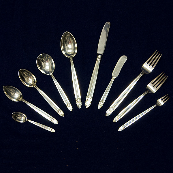 "EMPRESS" sterling silver flatware set by  International, patented in 1932. Perfect starter set: 9 place setting for 8 with 19 serving pieces. Perfect starter set.  Over 2800 grams of sterling silver. image 2