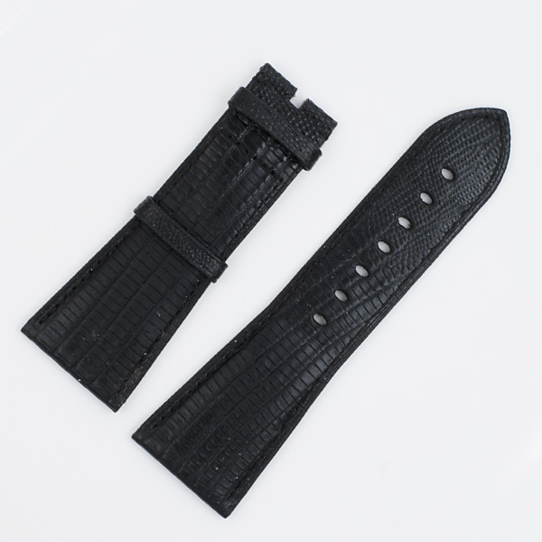 Cartier black strap (29 x 22) image 1