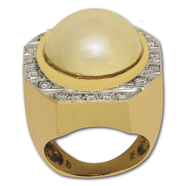 Mobe pearl & diamond ring in 14k. 0.20 carats in diamonds. Size 6 image 2