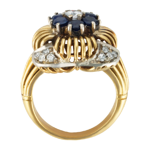 Flower shape diamond and sapphire ring with app. 0.35 cts in diamonds in 18k white and yellow gold image 3