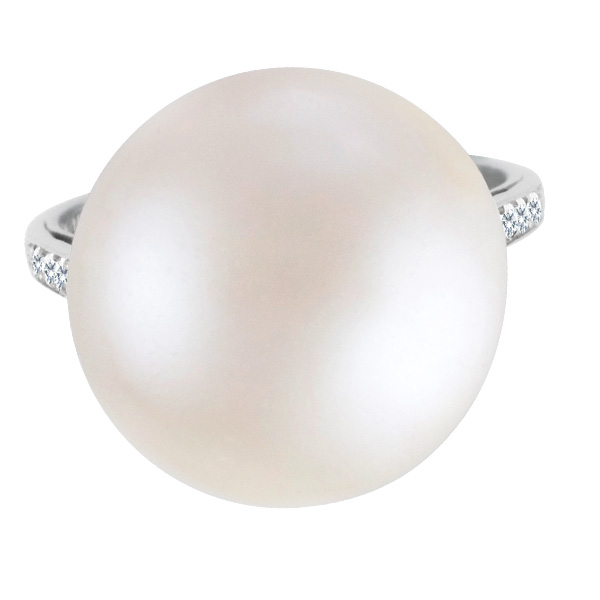 Vintage Tiffany & Co pearl & diamond ring in platinum setting image 1