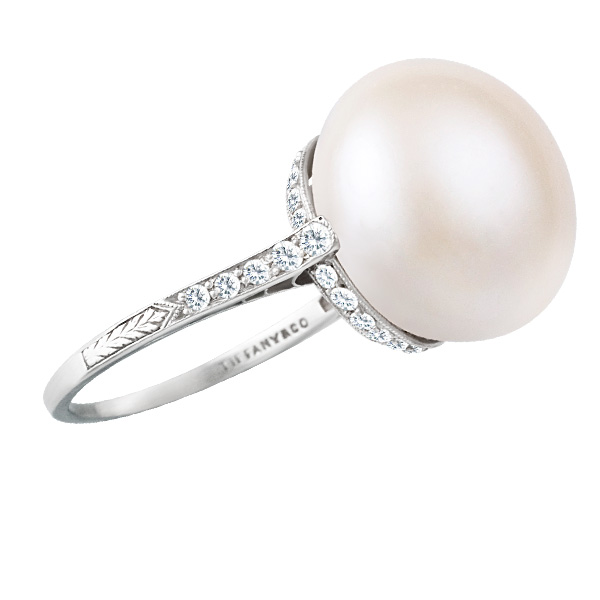 Vintage Tiffany & Co pearl & diamond ring in platinum setting image 2