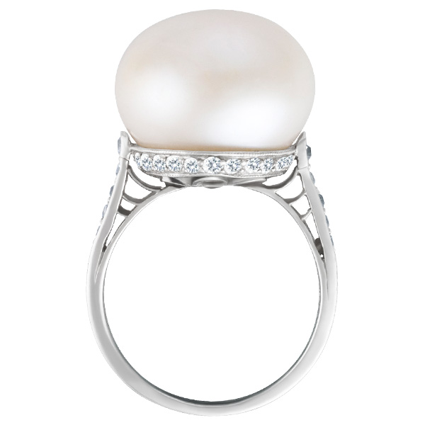 Vintage Tiffany & Co pearl & diamond ring in platinum setting image 3