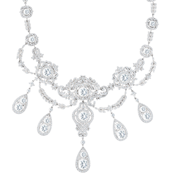 Vintage Edwardian diamond necklace in gold with silver top. Approx. 37.76 carats in diamonds image 1