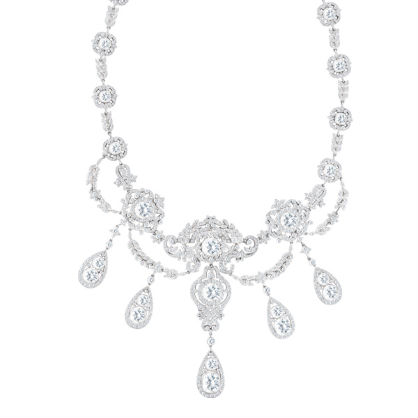 Vintage Edwardian diamond necklace in gold with silver top. Approx. 37.76 carats in diamonds image 2
