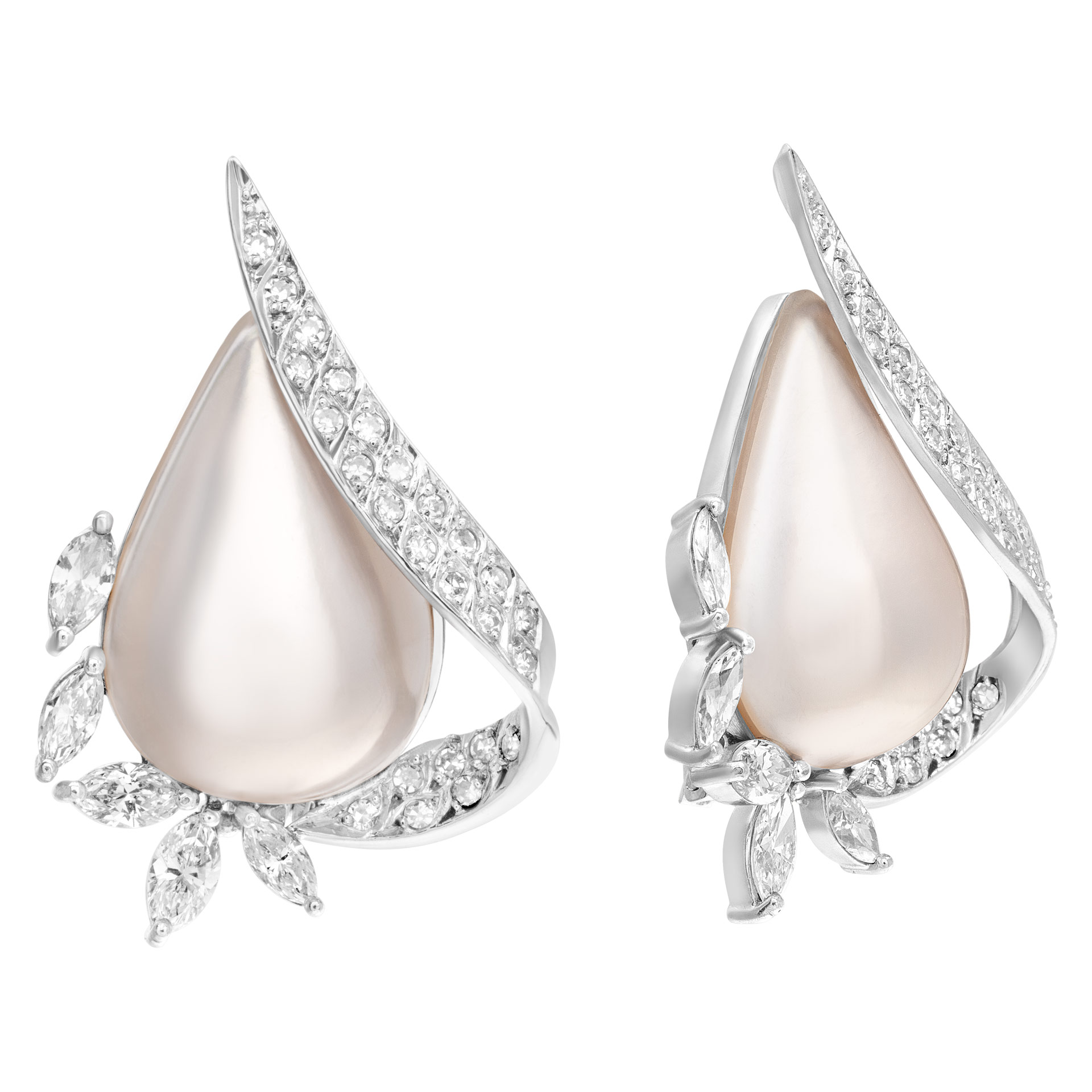 Tear drop mobe pearl & diamond earrings in 18k white gold. 1.50cts in diamonds image 3