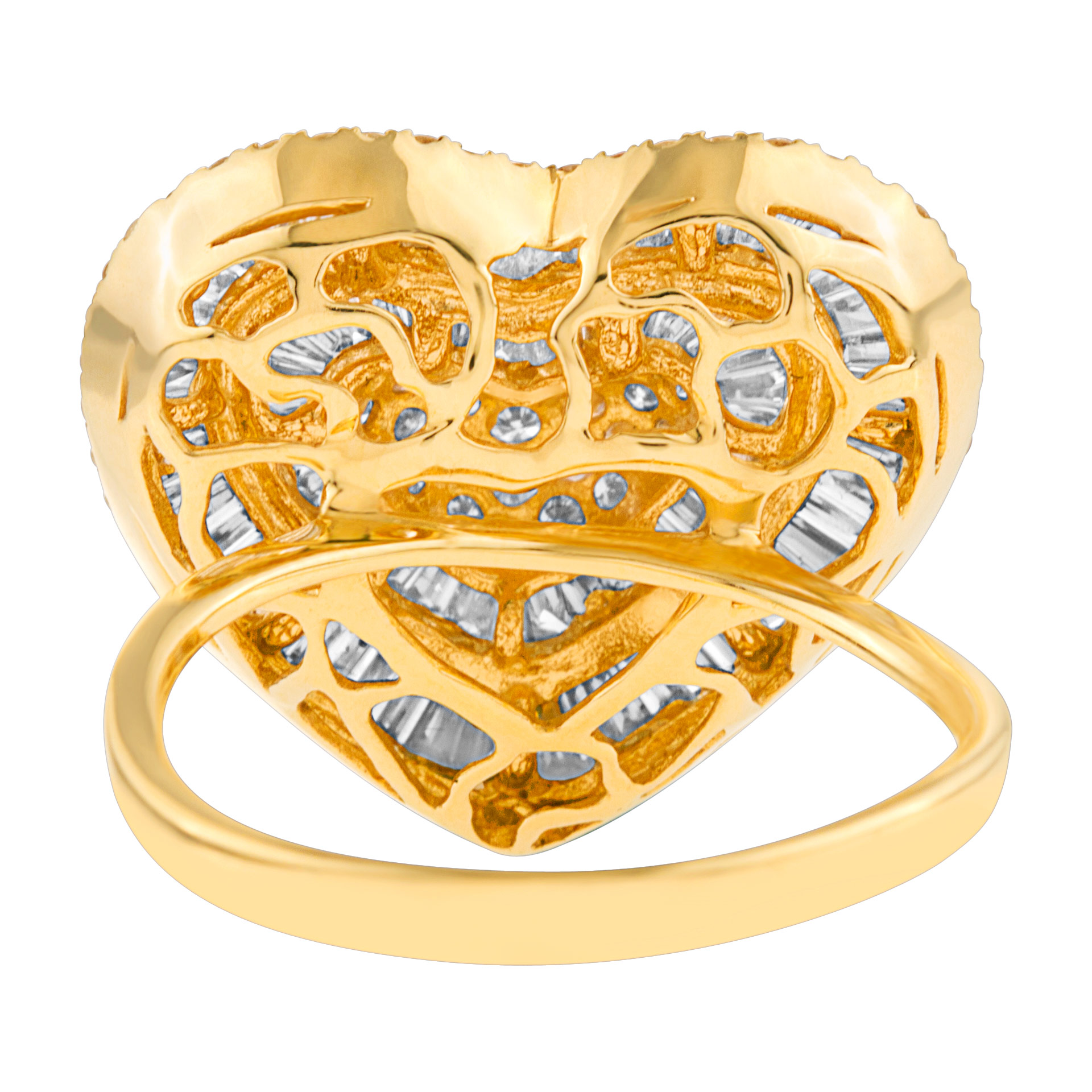 Diamond heart ring in 18K image 3