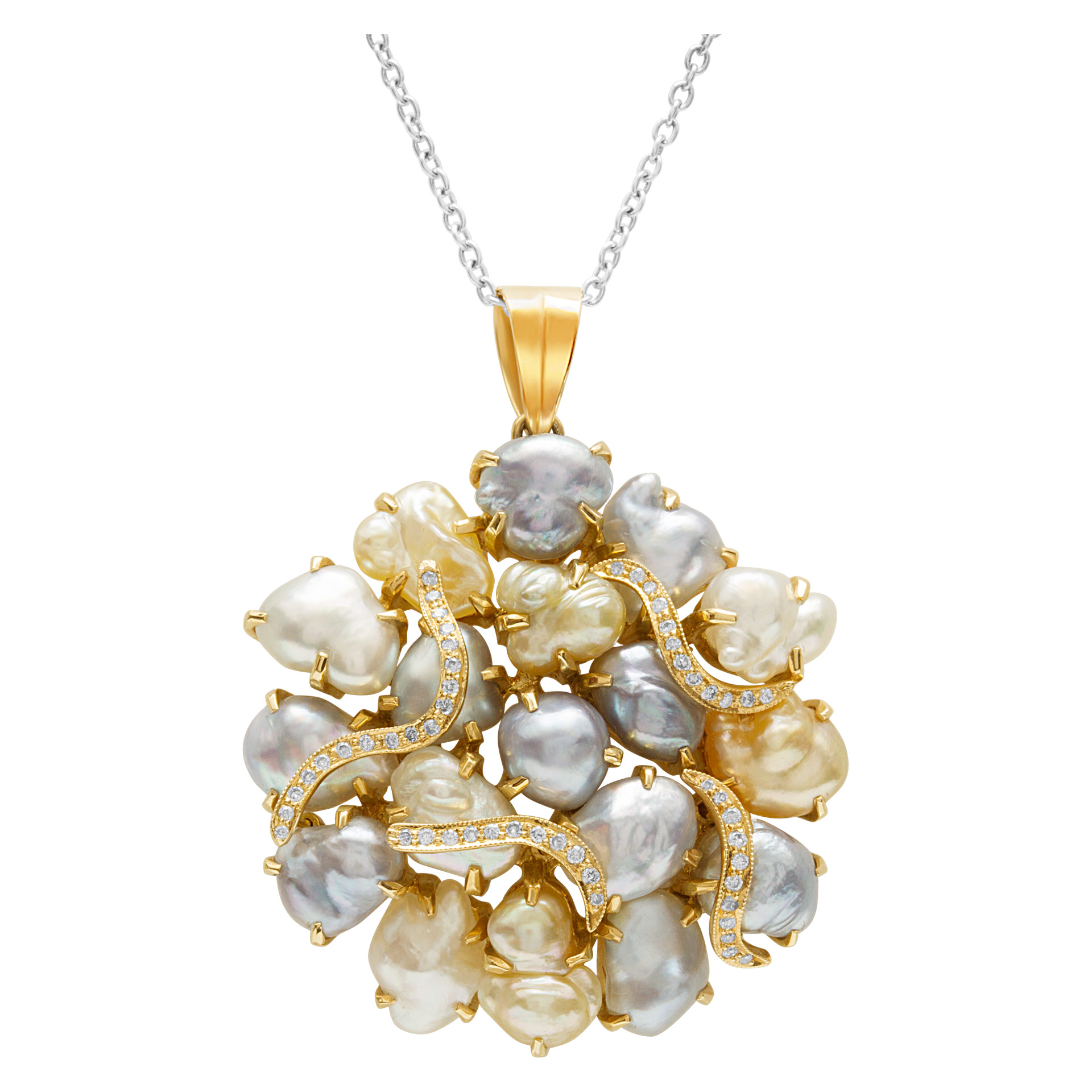 Pearl pendant with 0.95 cts in diamond accents image 1