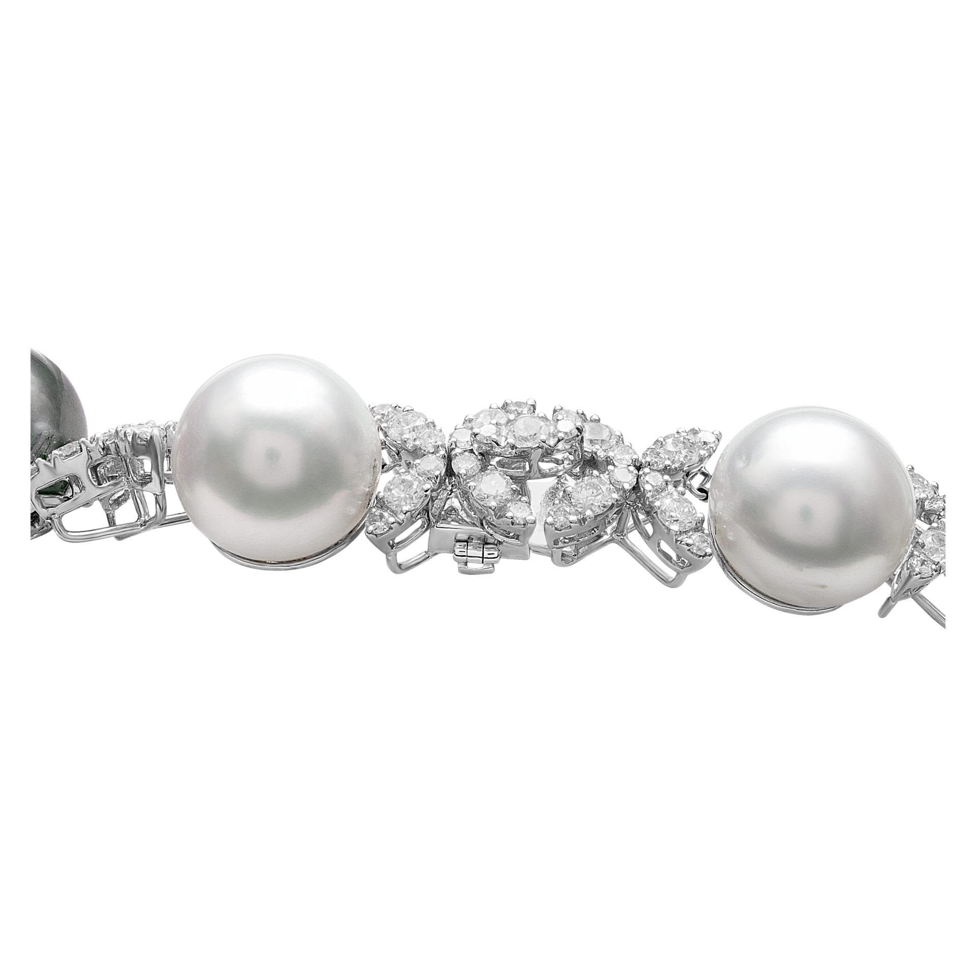 Pearl and diamond necklace with 11.91 cts in diamonds. image 3