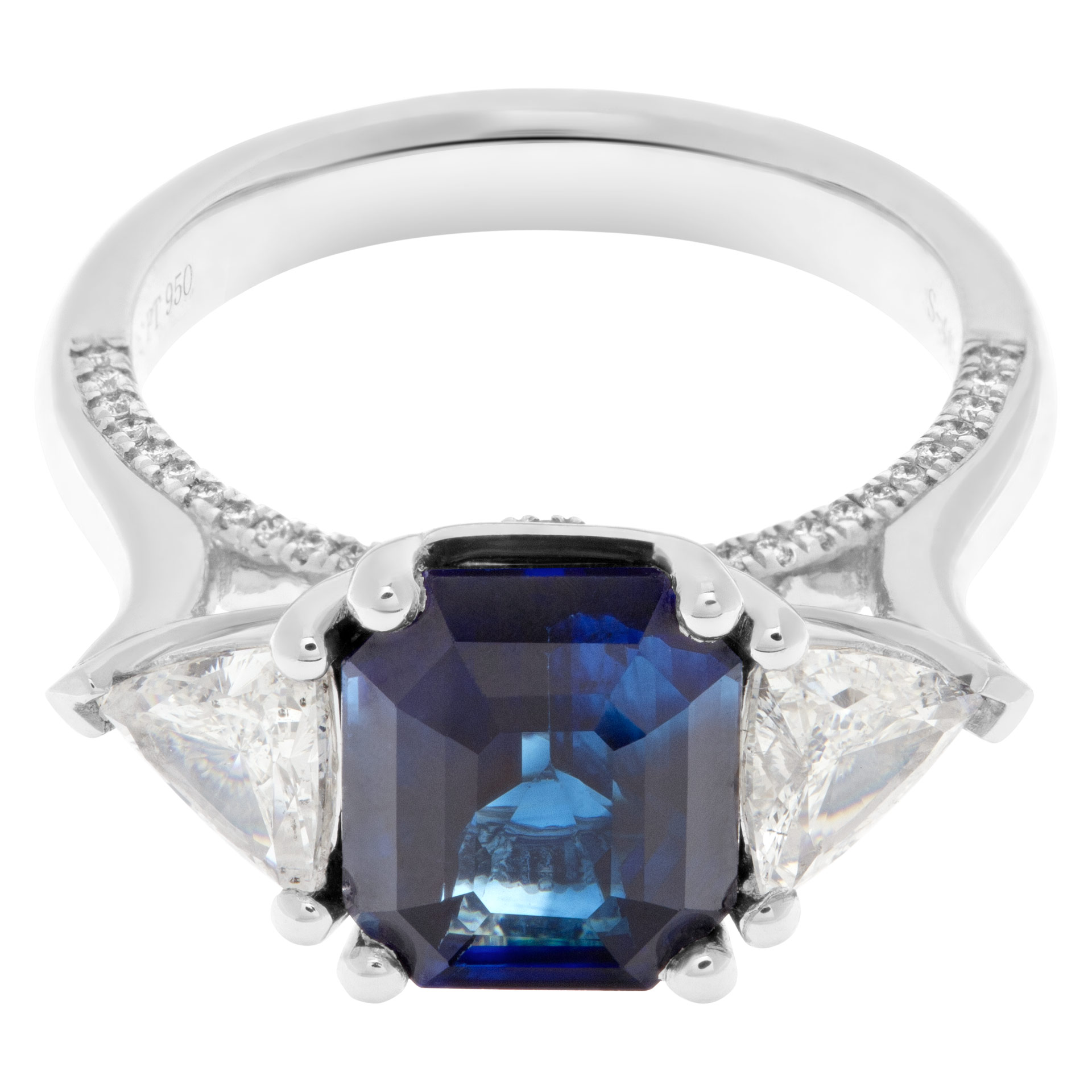 Stunning blue sapphire and diamond ring in platinum with 4.49 carats in central sapphire and 1.01 carats in side triangle cut diamonds image 3