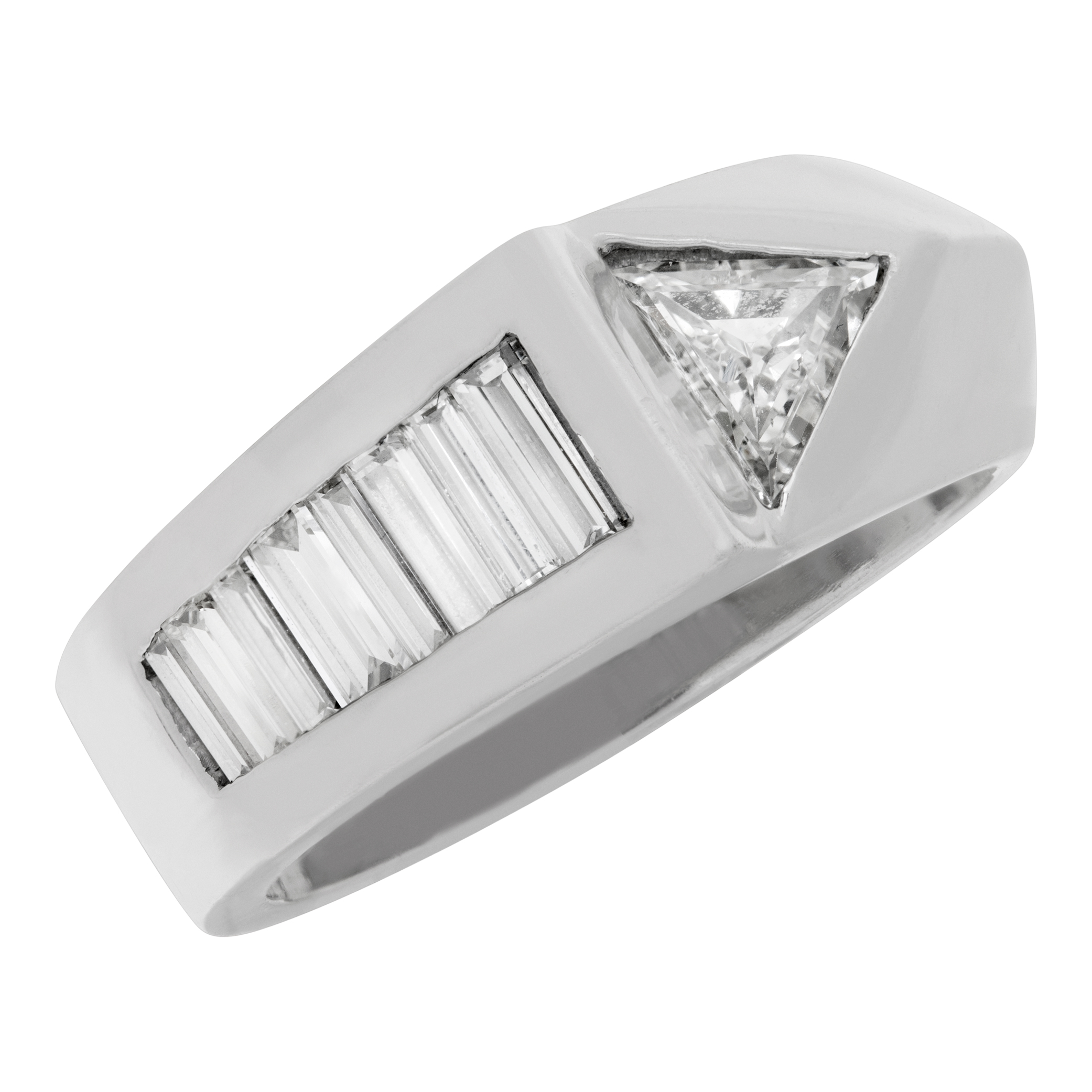 Platinum stepped ring with approx 2 cts in baguettes and trilliant cut diamonds image 3