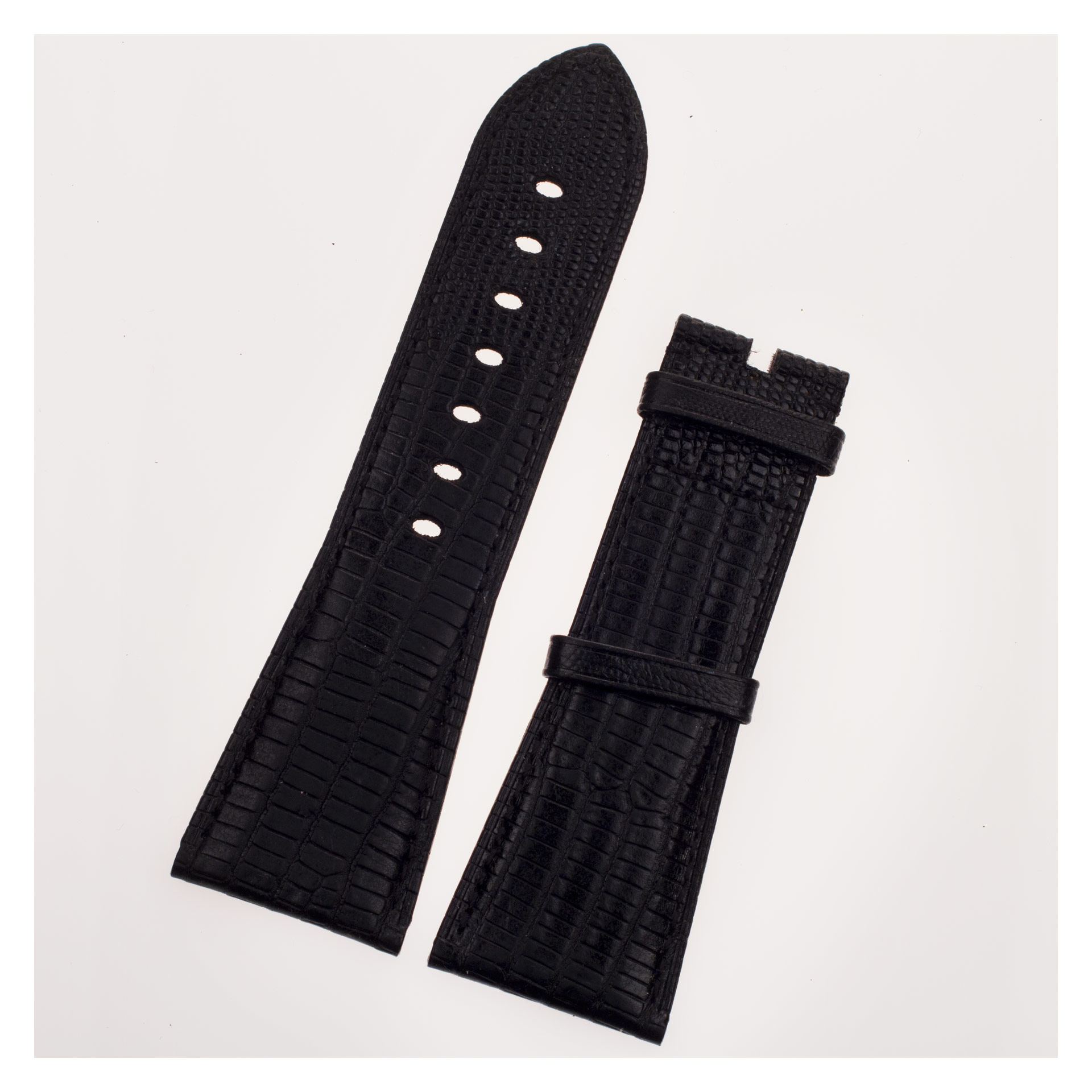 Cartier black lizard strap (29x22). With a length of 4.5" long piece and 3.25" short piece.