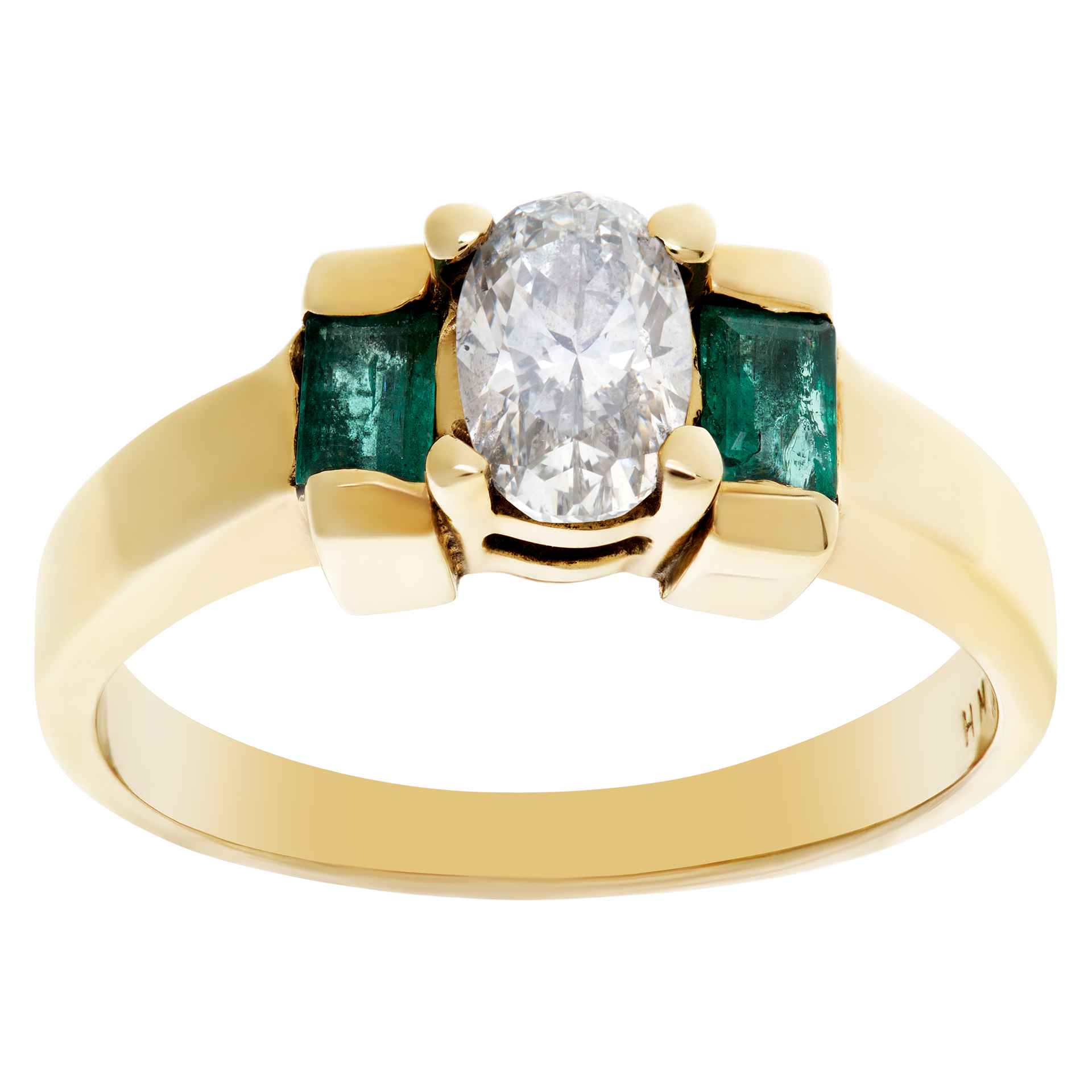 Adorable diamond and emerald ring in 14k. 0.50cts oval diamond (H-I, VS2)