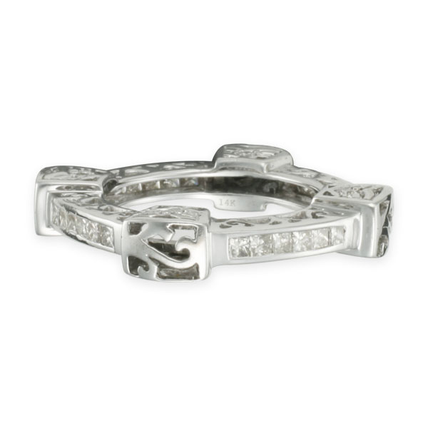 Ladies diamond band in 14k white gold. 1.36 carats in diamonds. Size 7.25