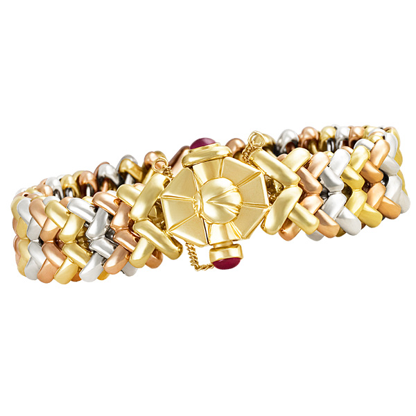 Wonderful Tricolor 18k Gold Bracelet With Cabochon Garnets On The Clasp