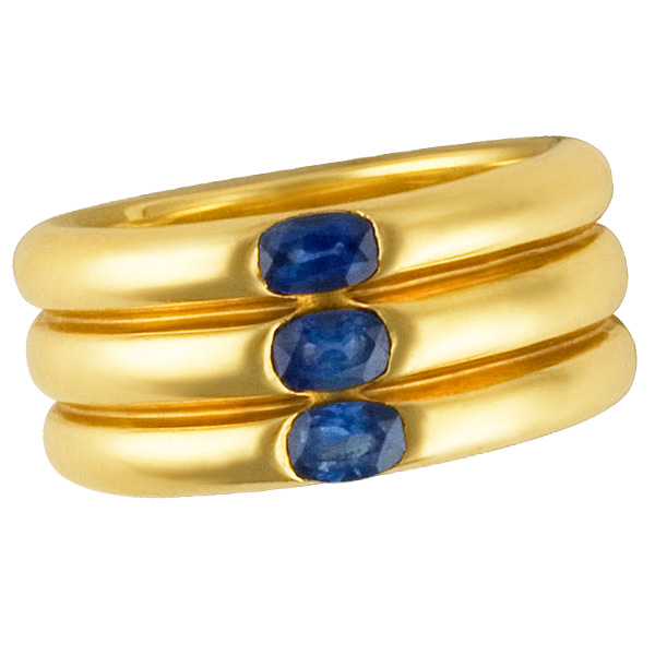 Cartier 18k ring with 3 oval shape faceted sapphires