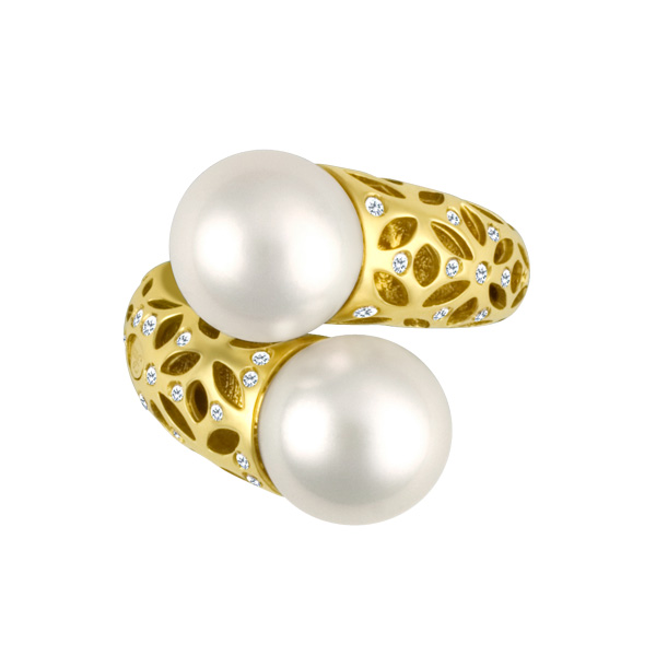 Elegant south sea pearls ring