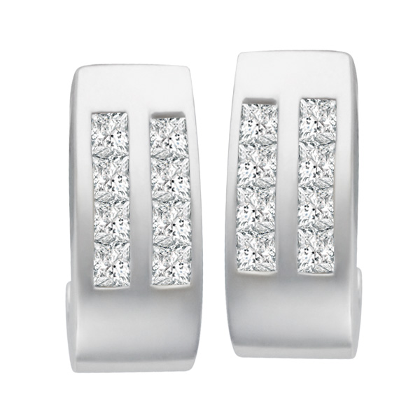Diamond earrings in 14k white gold