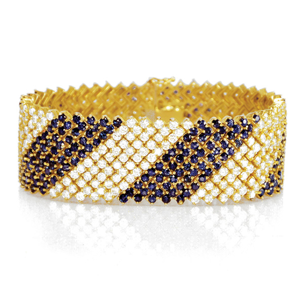 Attractive Diamond and Sapphire Bracelet in 18k yellow gold with app 16.50cts in round diamonds H-I