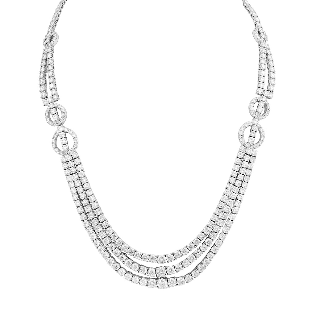 Sparkling diamond necklace in 18k white gold