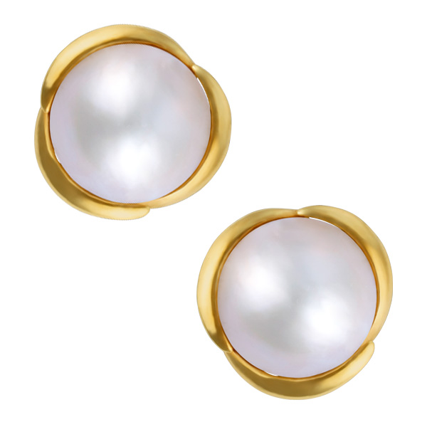 Pearl earrings in 14k