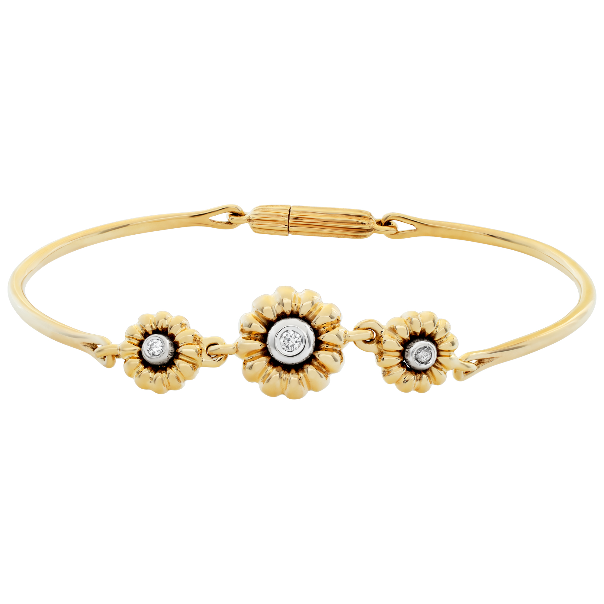 Three flower diamond bracelet in 18k yellow gold.
