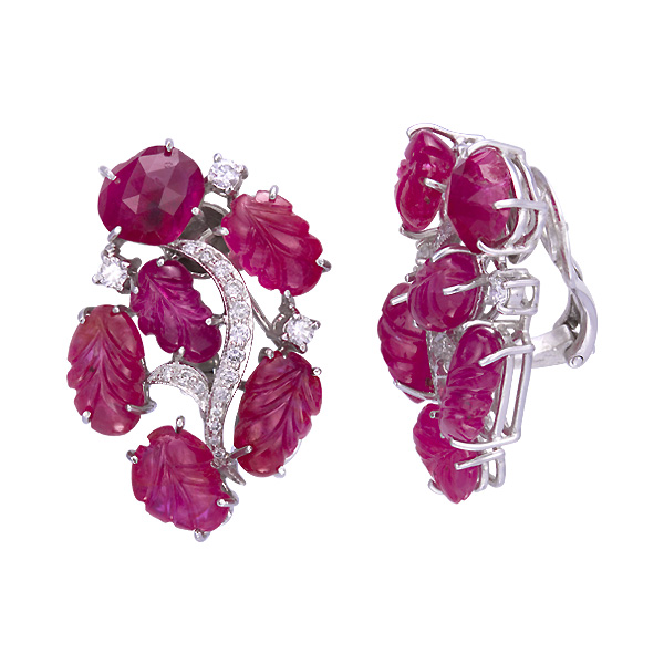 Ruby earrings with 0.67 cts in diamonds and 26.88 cts in rubies