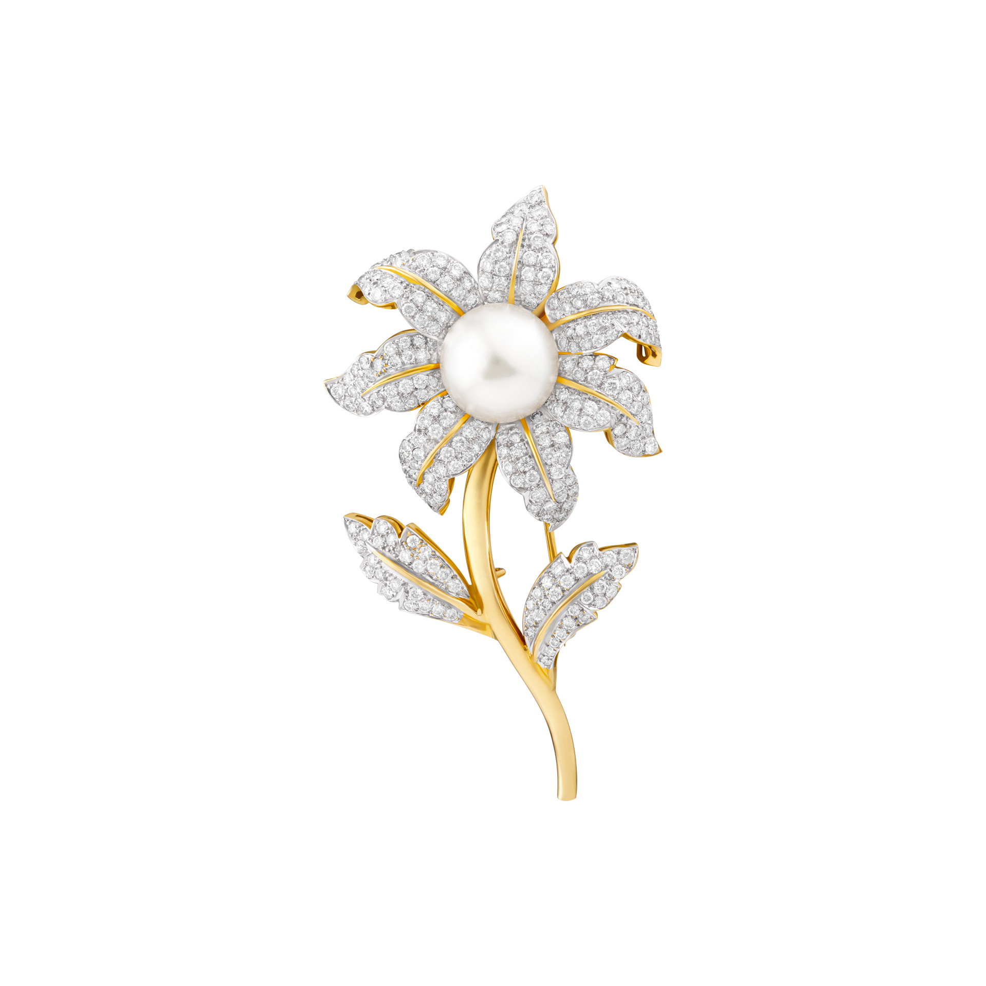 Pearl Flower broach in 18k with diamonds