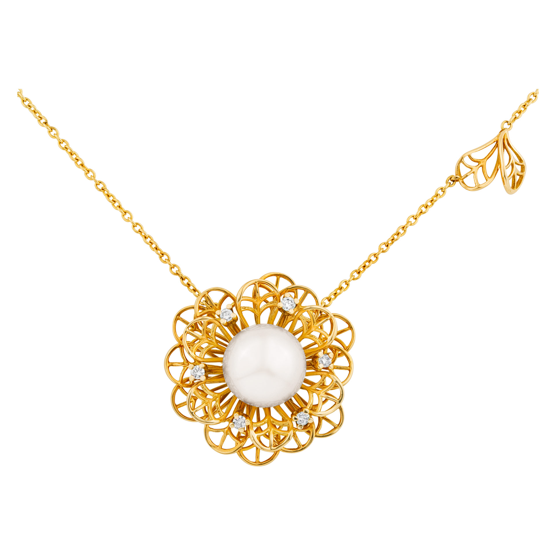 Flower pendant with pearl and diamonds in 18K pink gold