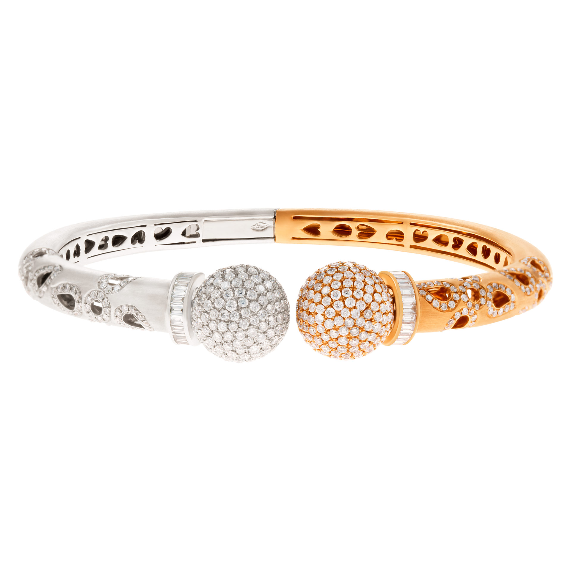 Matte two tone bangle in 18k with diamond accents