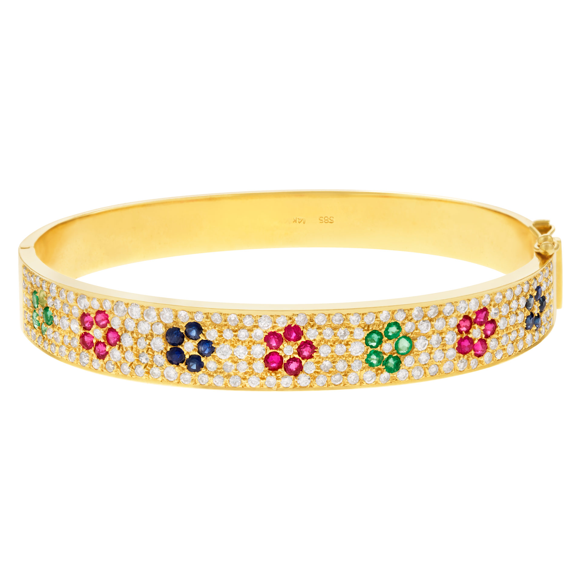 Flower bangle in 14k yellow gold. 4.00 carats in pave diamonds