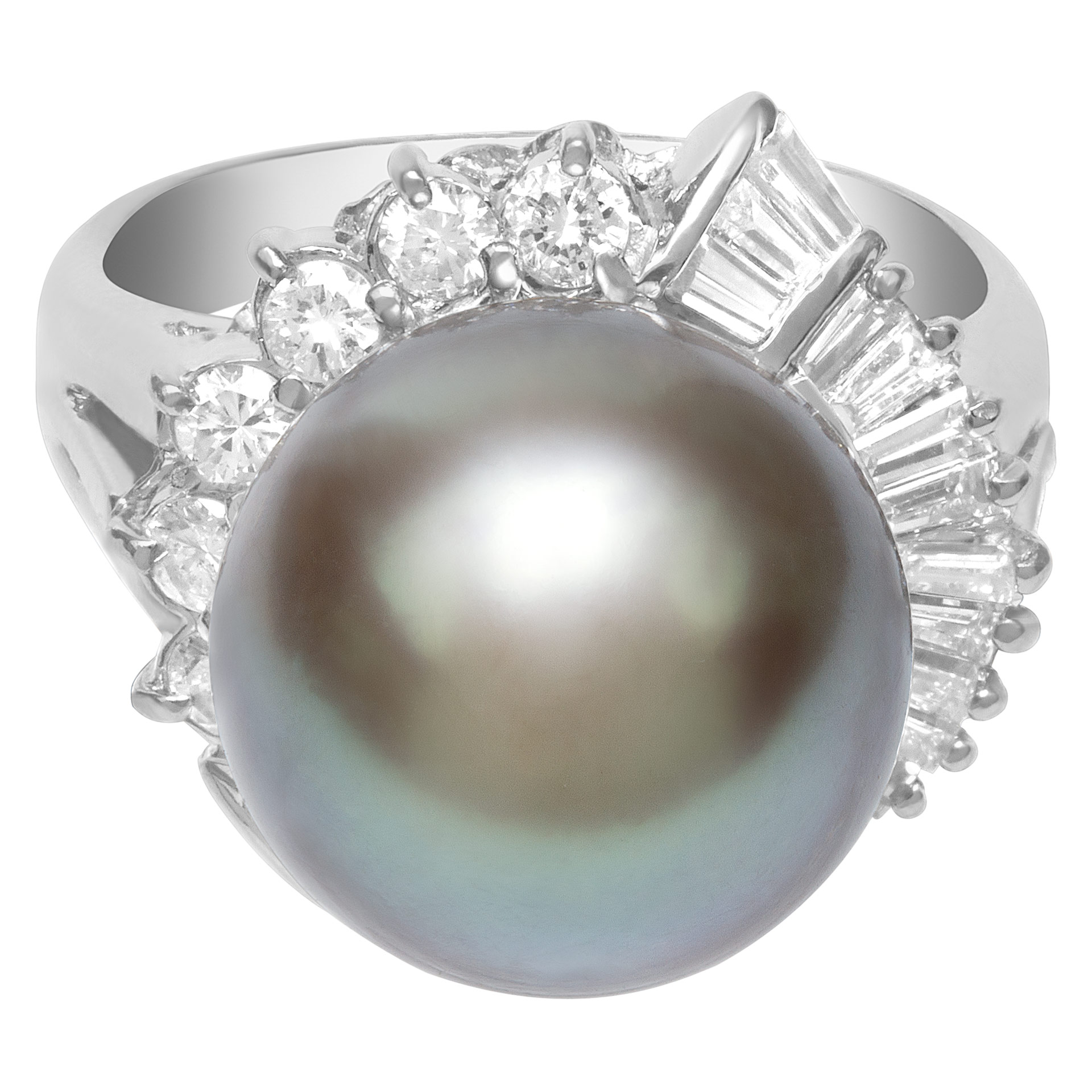 Pearl ring in platinum with 0.16 cts in diamonds and 12mm black pearl