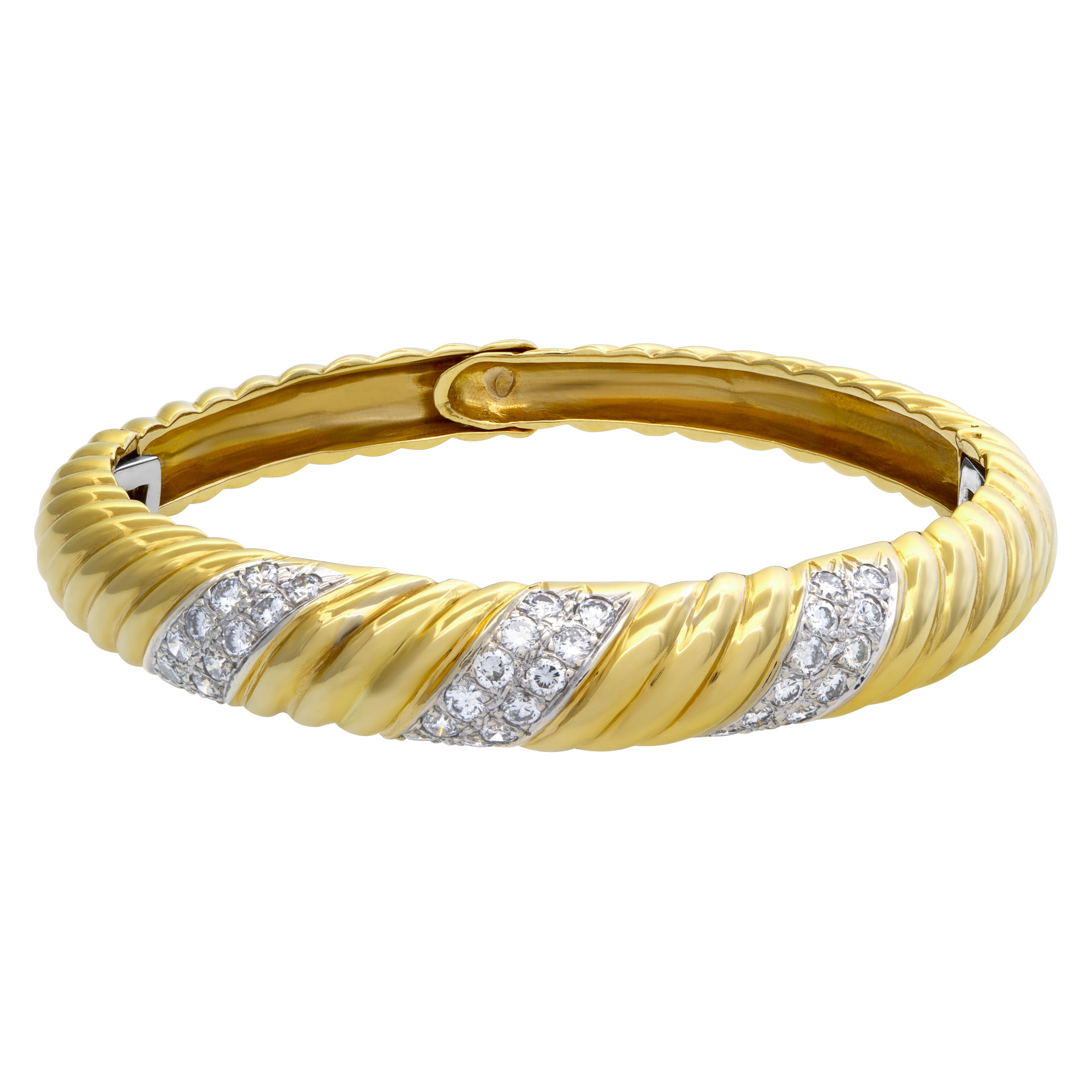 Diamond bangle in 18k yellow gold