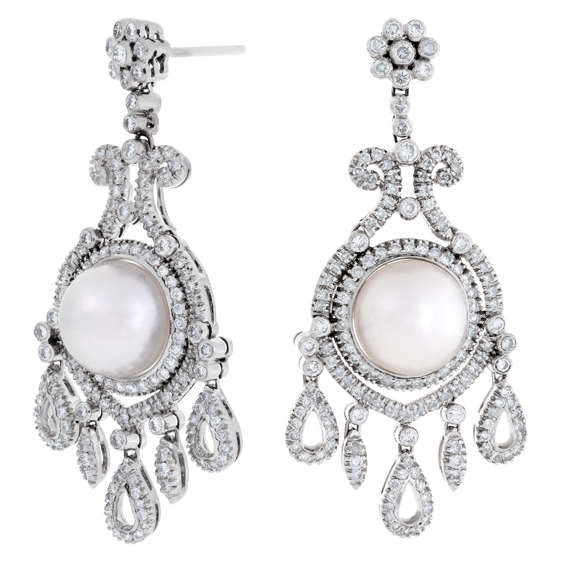 18k white gold pearl earrings with 3.89 carats in diamonds