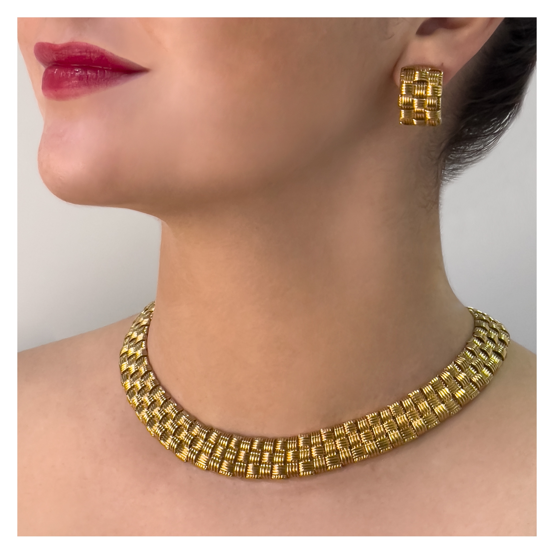 Roberto Coin Appassionata earrings and necklace set in 18k yellow gold