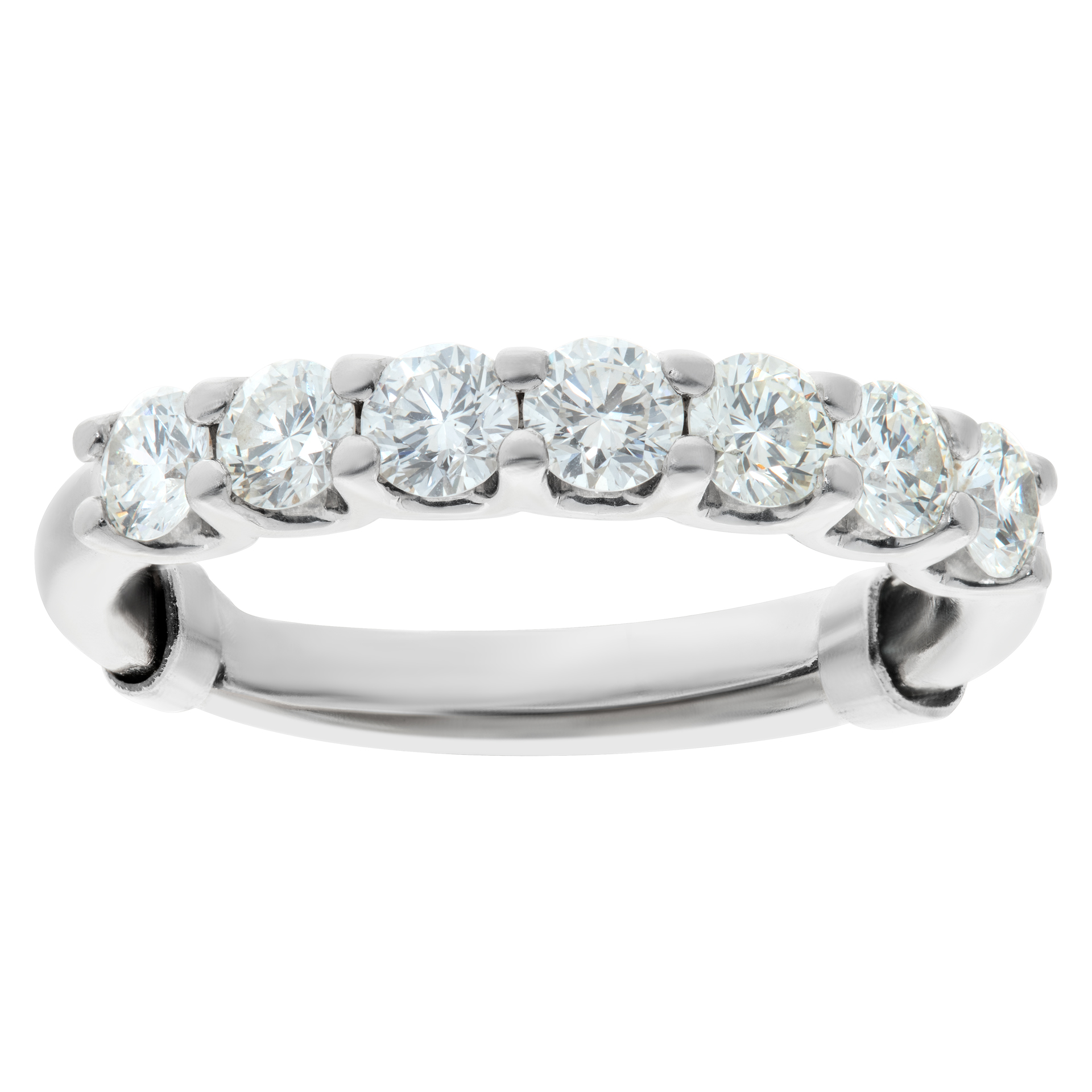 Platinum Semi-Eternity ring with 0.98 carats in round brilliant diamonds