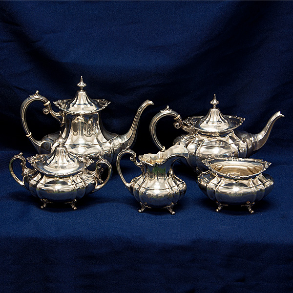 HAMPTON COURT, 5 piece sterling silver tea & coffee set, patented in 1964 by Reed & Barton. Total apprtox. weight: 81.17 troy ounces. image 1