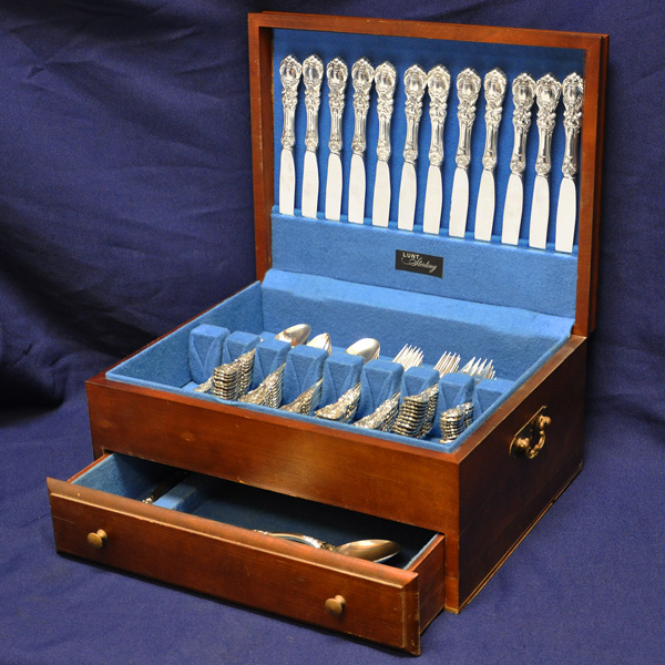 Reed & Barton "Francis I" Sterling Silver Flatware Set. 7 pc service for 12 - 81 total pcs. image 1