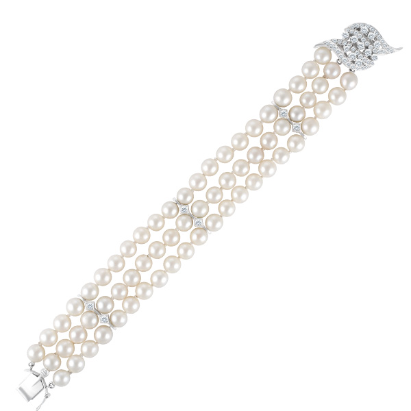 3 stranded pearl bracelet image 1