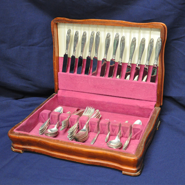 "PRELUDE" sterling silver flatware set by International, patented in 1939. 6 place settig for 12 with 11 serving pieces- Over 2700 grams of sterling silver. image 1