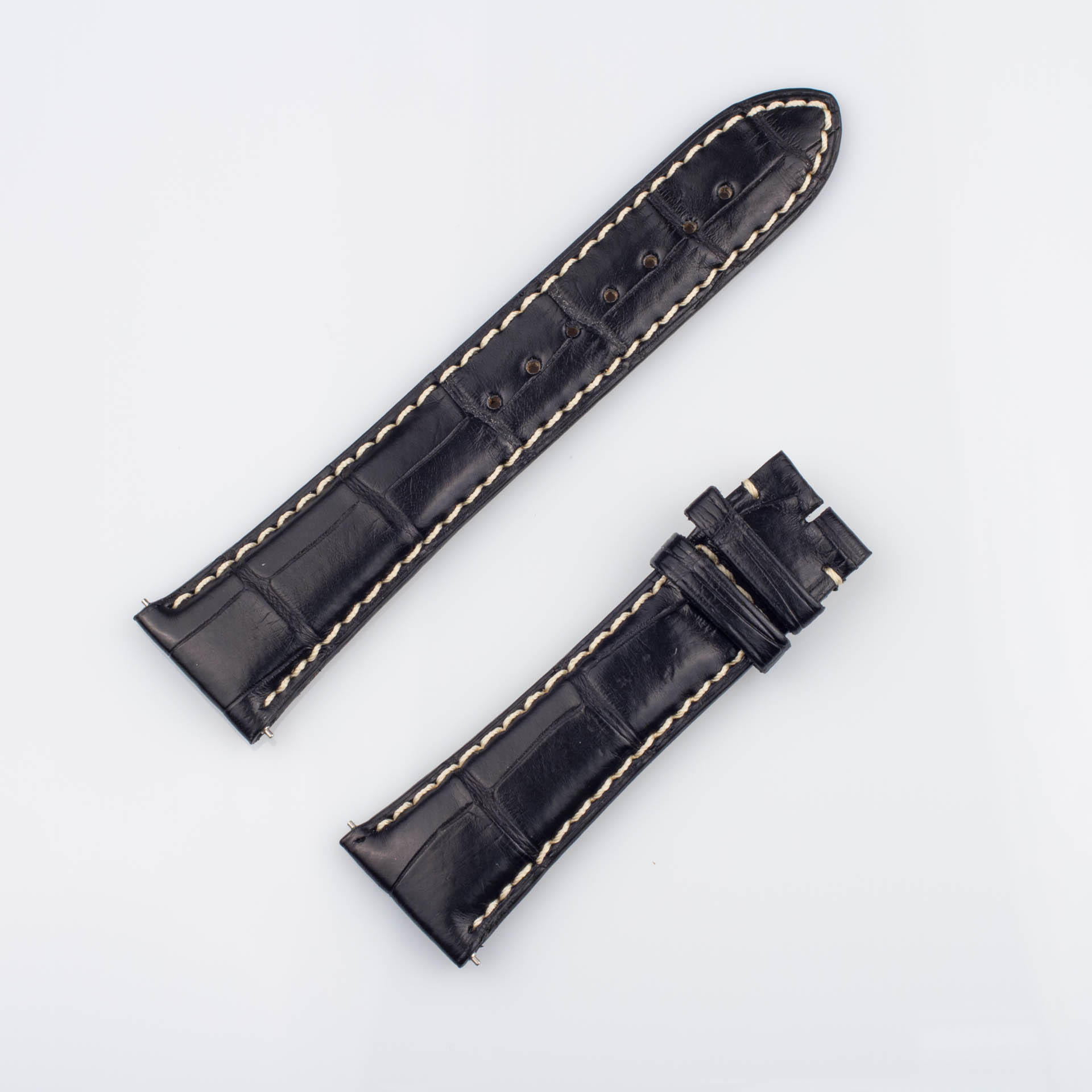 Cuervo Y Sobrinos black alligatoer strap (22 x 17.5) image 1
