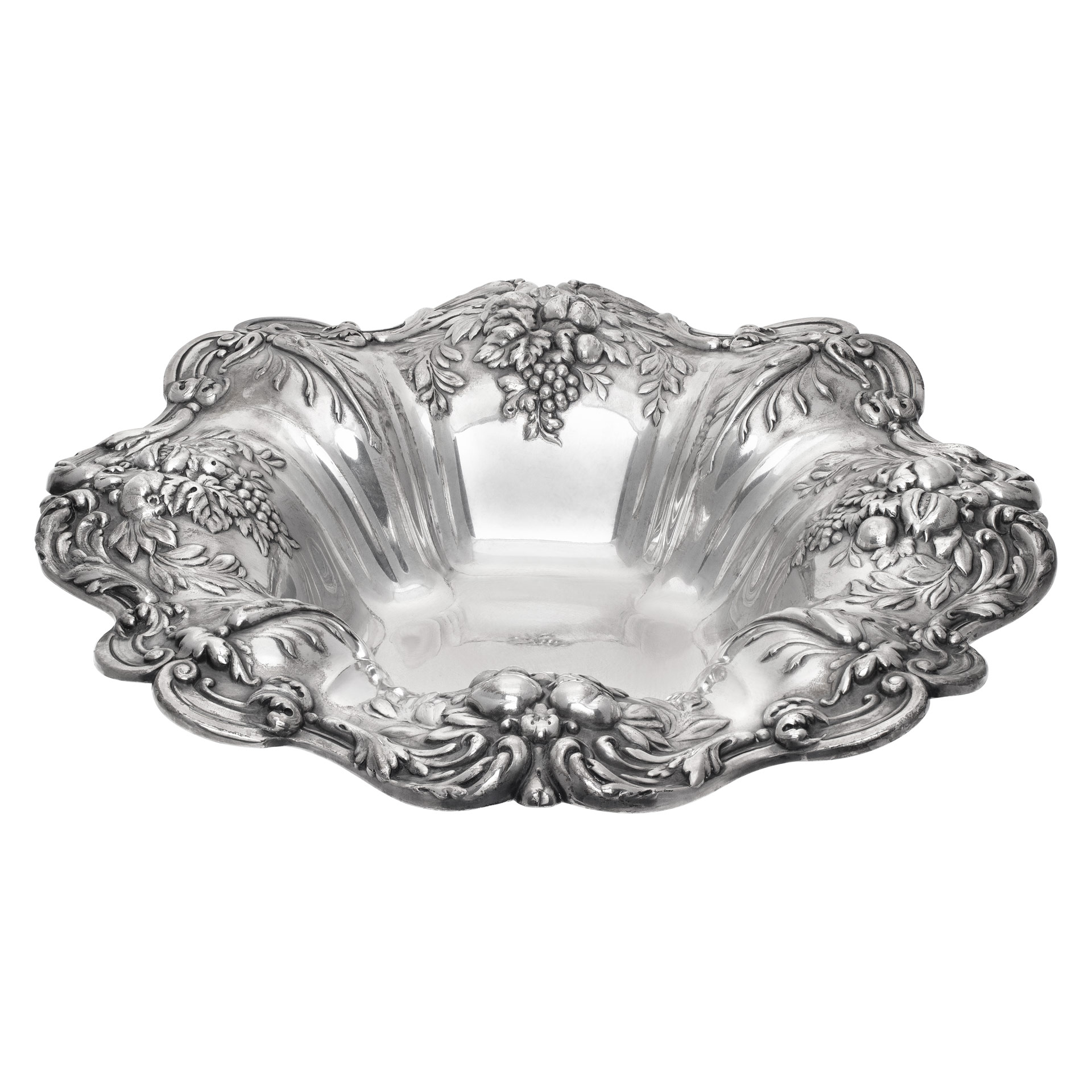 Art Nouveau "Francis I" Sterling Silver Serving Bowl patented in 1907 by Reed and Barton. image 1