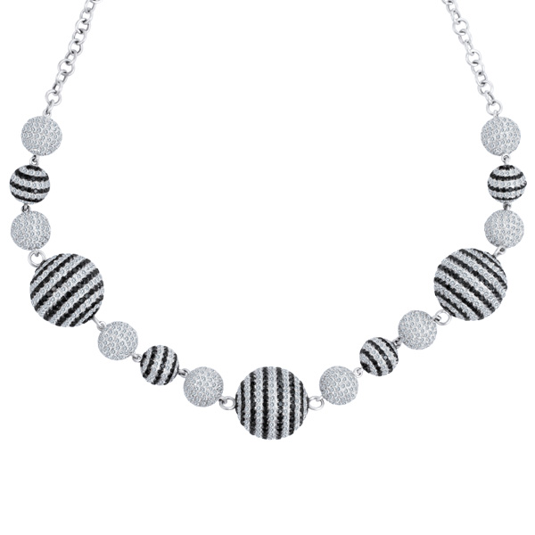 Diamond necklace in 18k white gold image 1