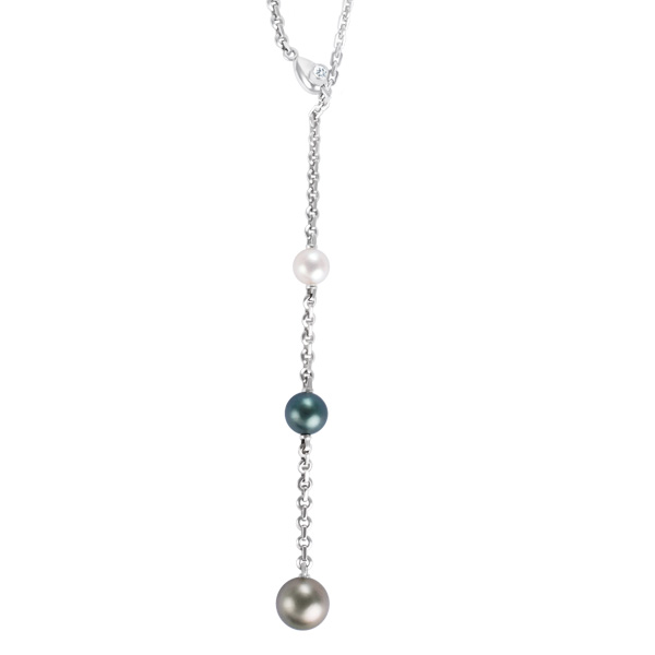 Cartier Pearl & diamond necklace in 18k white gold.