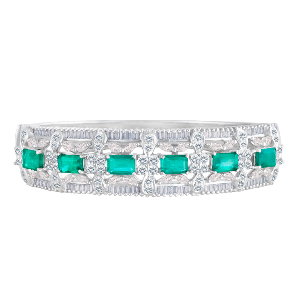 Diamond & Emerald Bangle in 18k