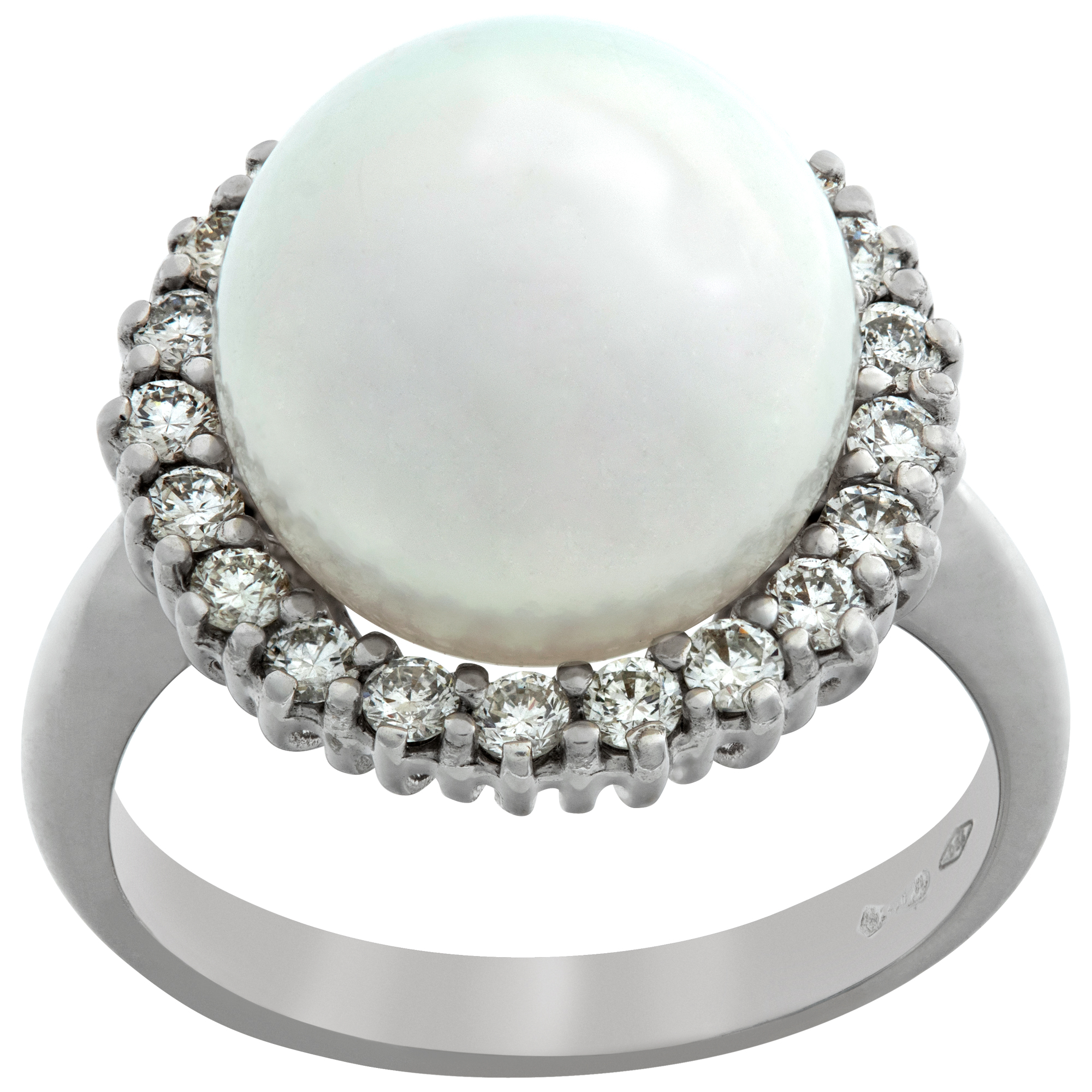 South Sea pearl & diamond ring. 11.6mm pearl, 0.52cts in diamond. Size 6.5