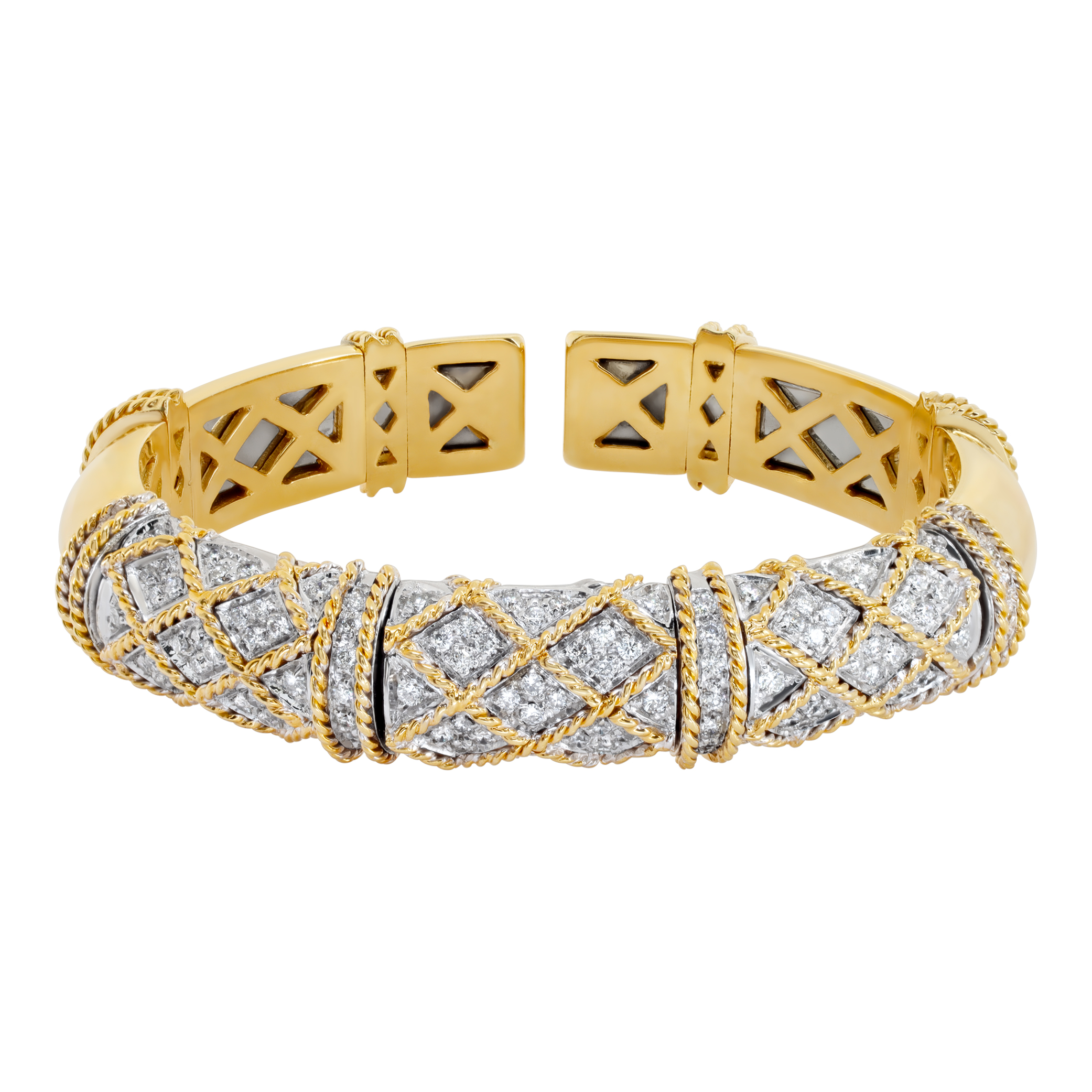 Etruscan revival, solid diamonds cuff bangle in 18K yellow gold, made in Italy. Round brilliant cut diamonds total approx. weight, over 2.00 carats. (Stones)